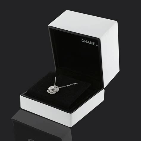 collier logo chanel|chanel collier sale.